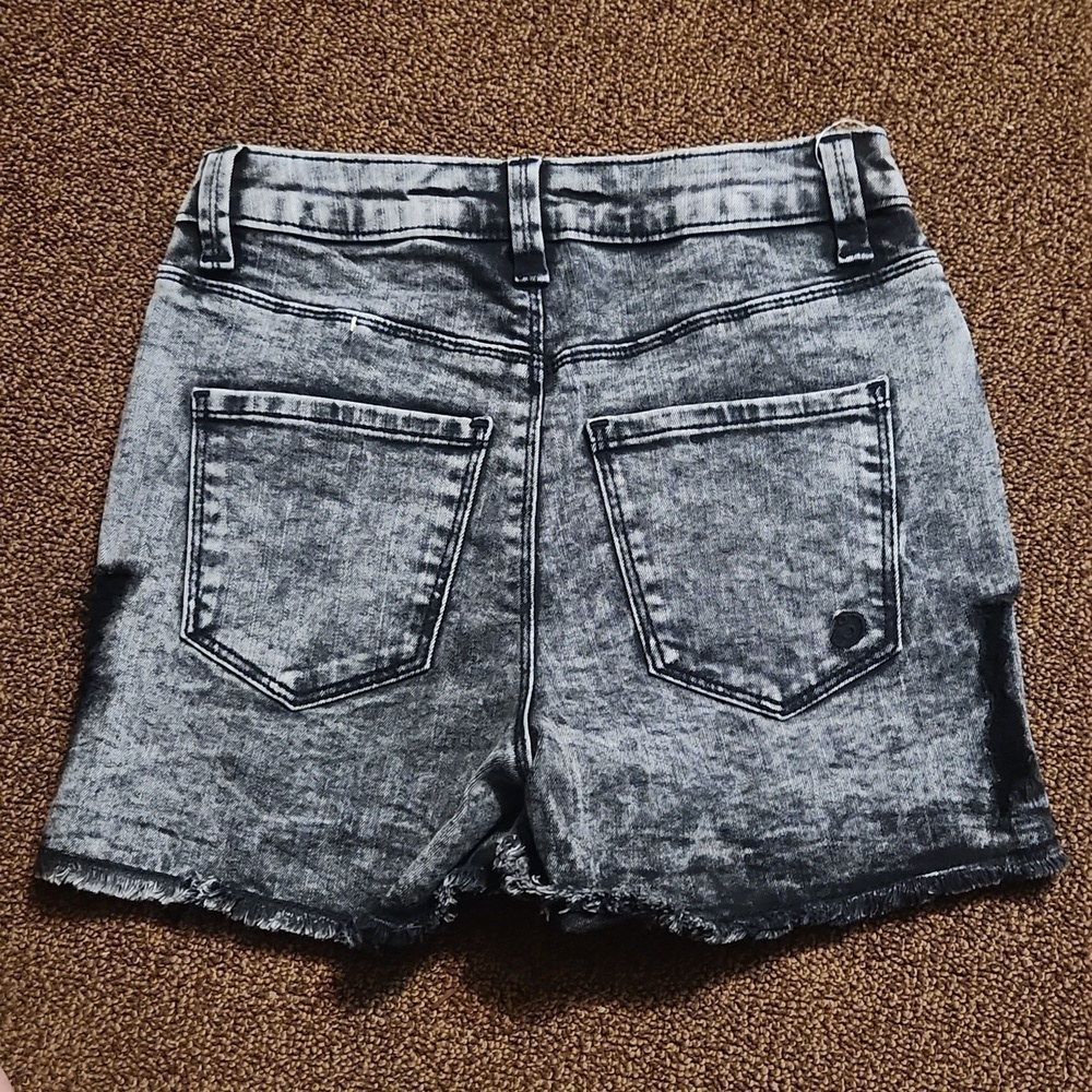 ♡Indigo Rein High Waisted Stone Wash Button Fly Shorts Size 1/24 - Picture 2 of 3